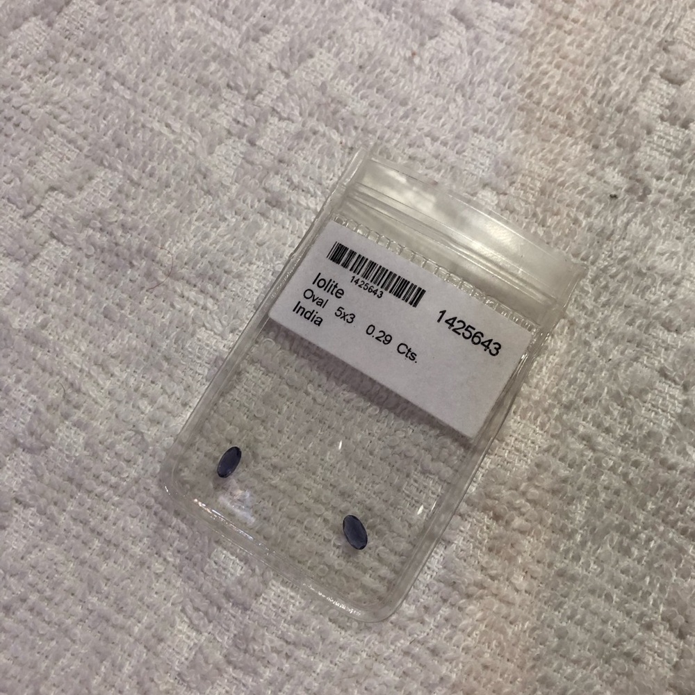 Iolite oval loose gemstones 5x3mm .29 carats